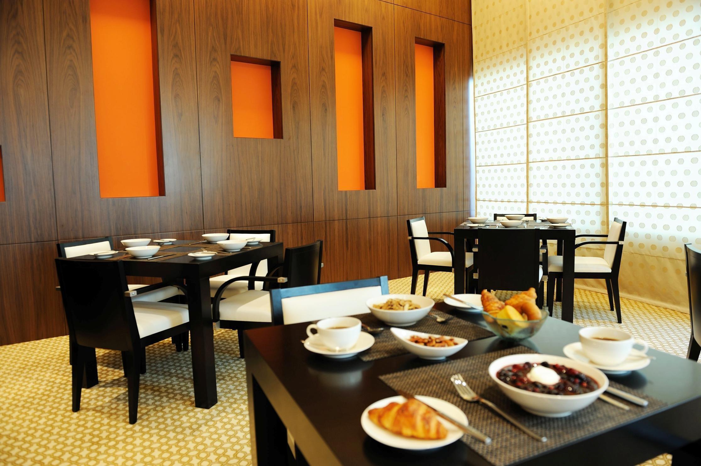 Staybridge Suites Yas Island Abu Dhabi By Ihg 레스토랑 사진