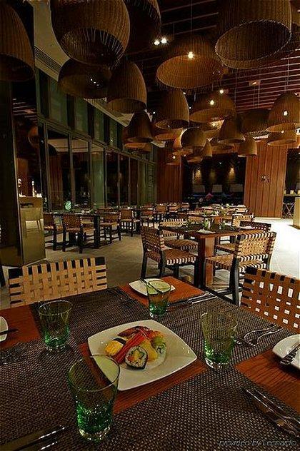 Staybridge Suites Yas Island Abu Dhabi, An Ihg Hotel 레스토랑 사진